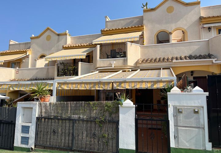 Rækkehus i Torrevieja, Alicante, Torrevieja - € 199.900 | Ref: LA162 - foto 1
